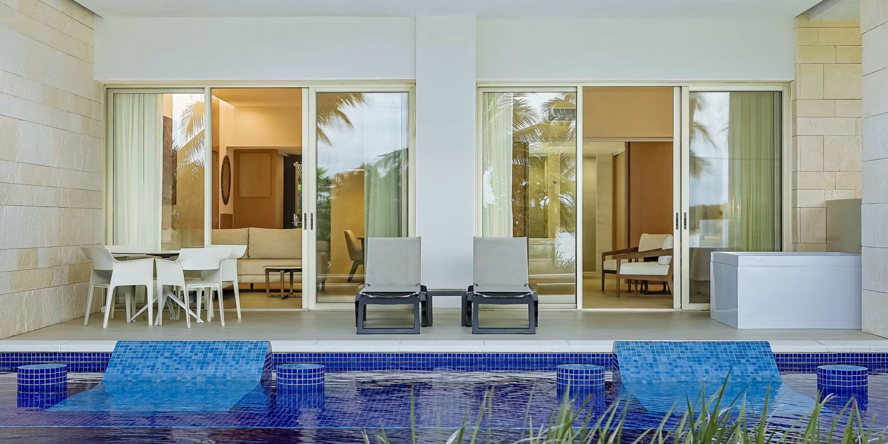 Barcelo Mr Swim Out